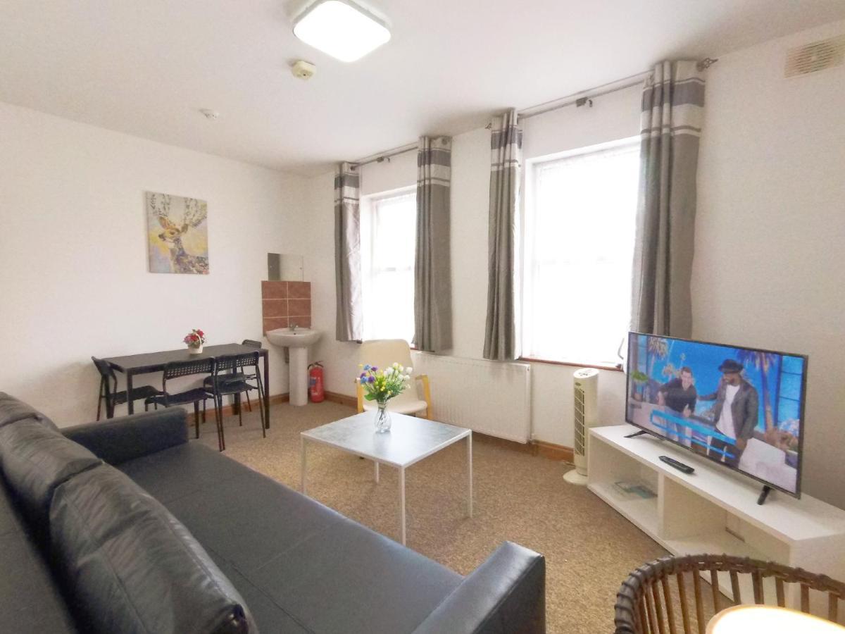 Carnation Flat A In Wembley Apartment Лондон Екстериор снимка