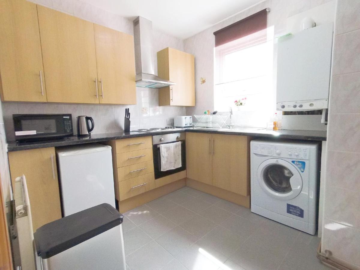 Carnation Flat A In Wembley Apartment Лондон Екстериор снимка