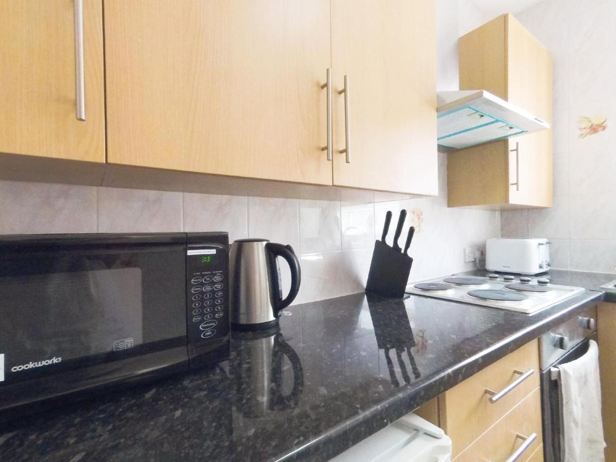 Carnation Flat A In Wembley Apartment Лондон Екстериор снимка