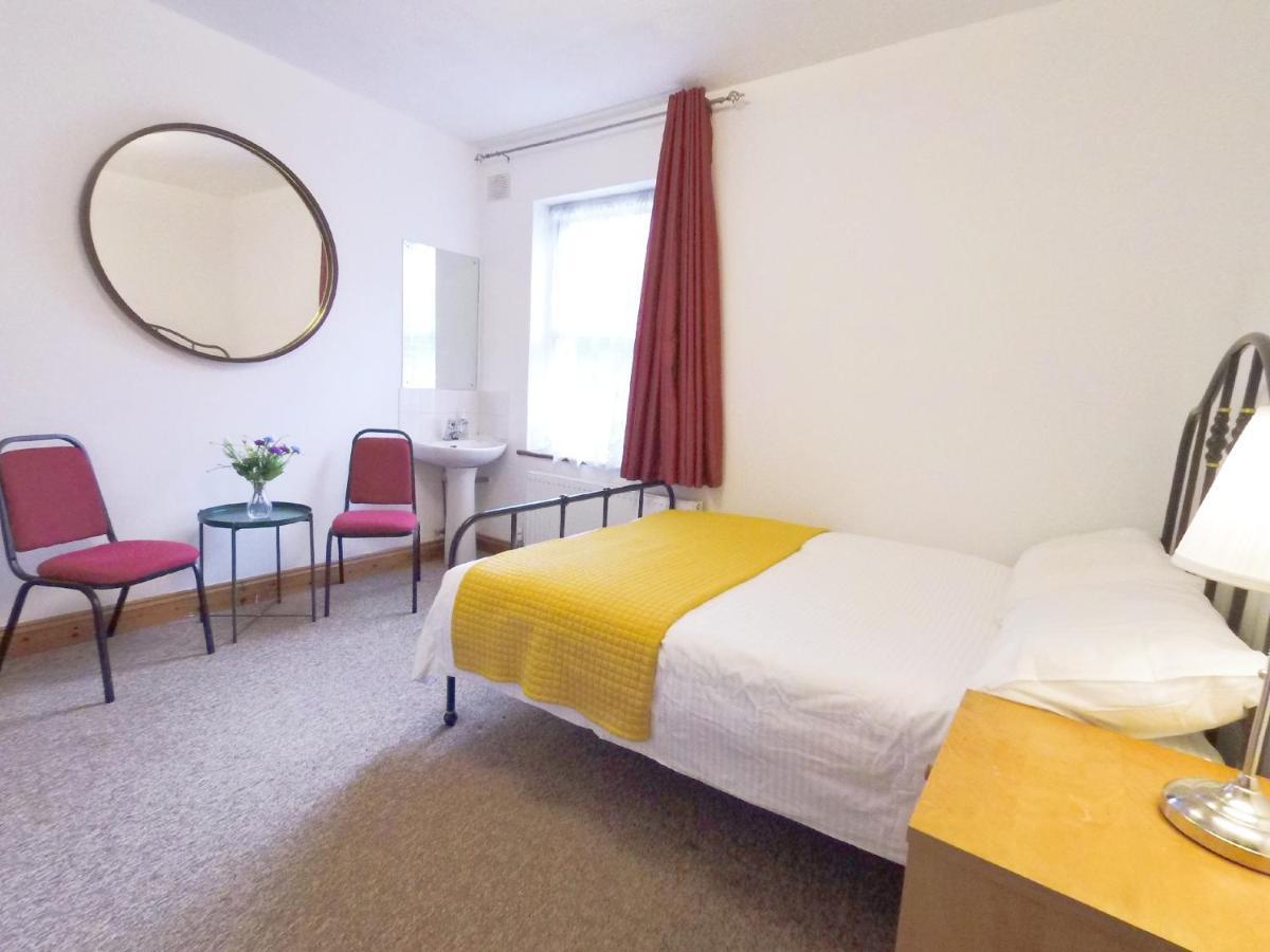 Carnation Flat A In Wembley Apartment Лондон Екстериор снимка