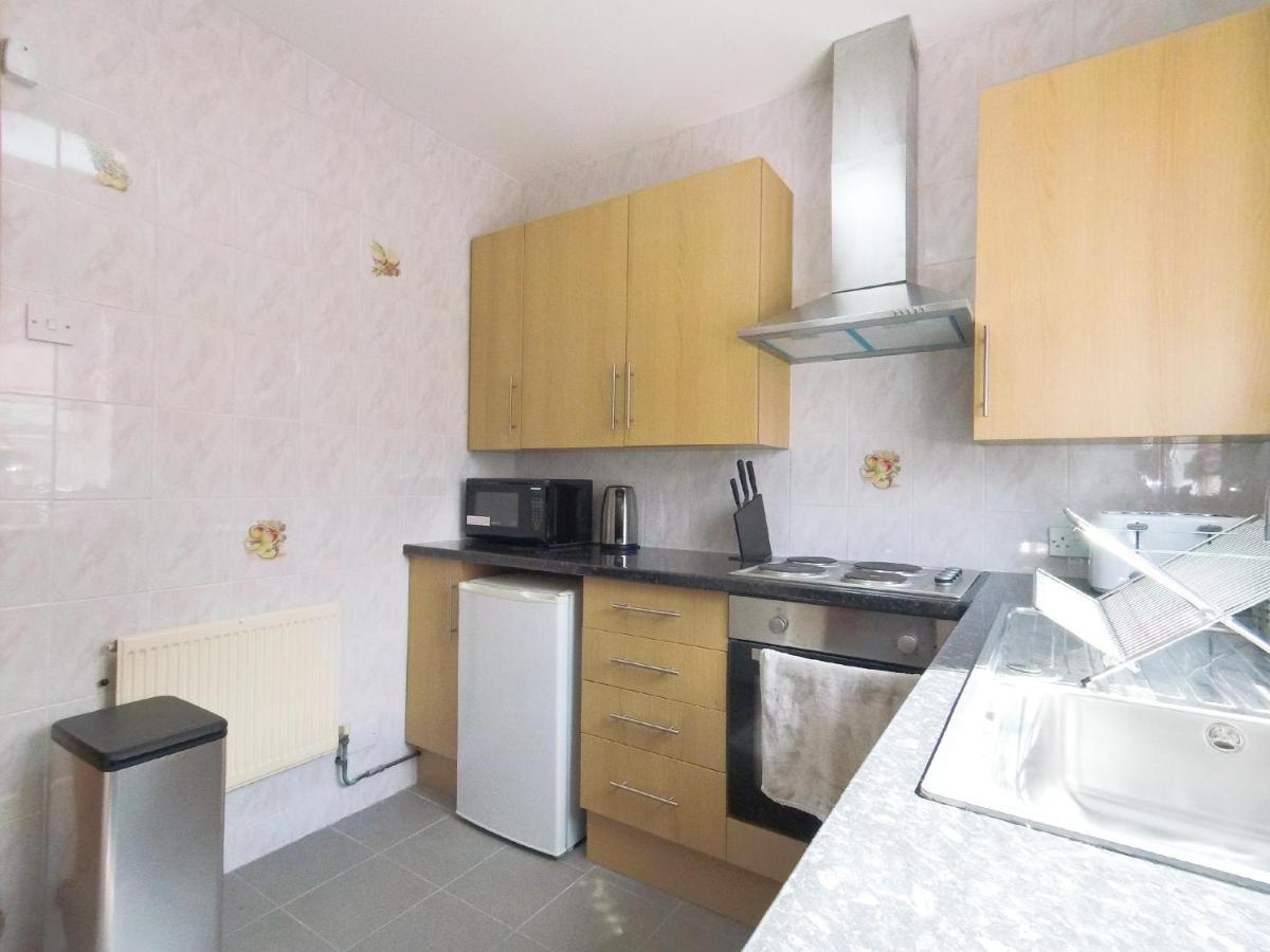 Carnation Flat A In Wembley Apartment Лондон Екстериор снимка