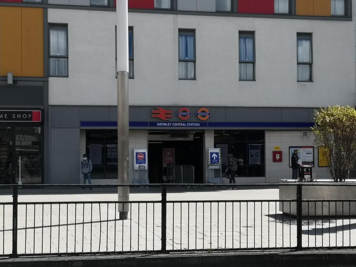 Carnation Flat A In Wembley Apartment Лондон Екстериор снимка