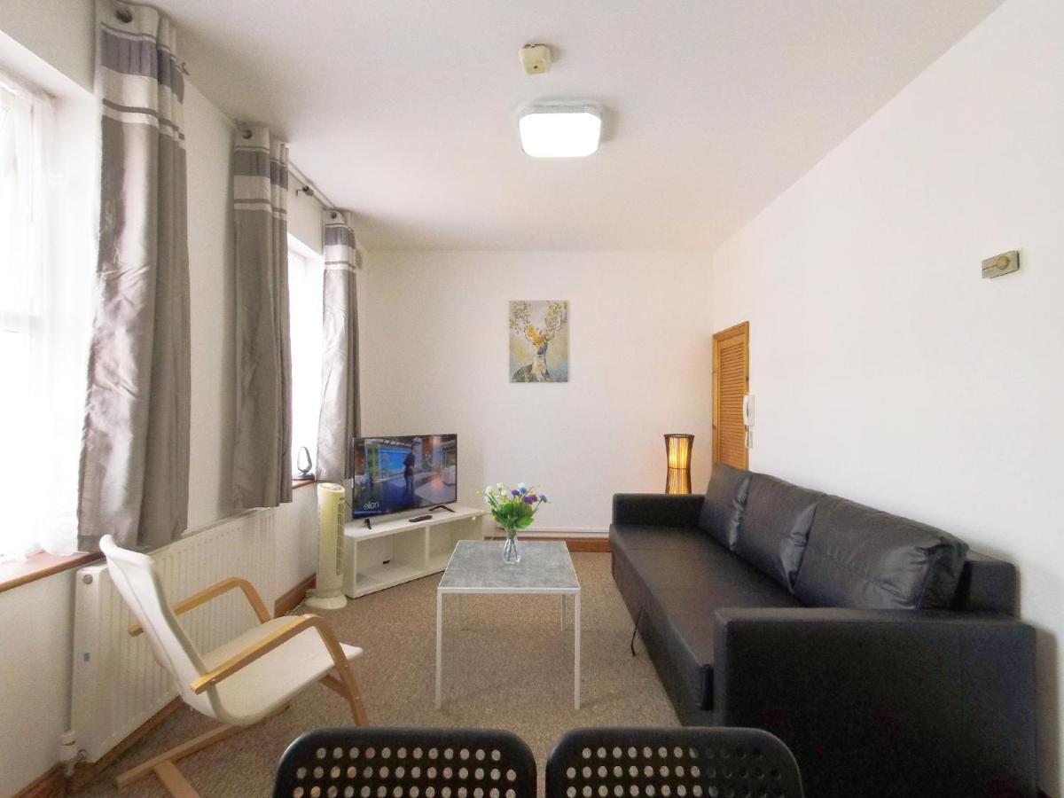Carnation Flat A In Wembley Apartment Лондон Екстериор снимка